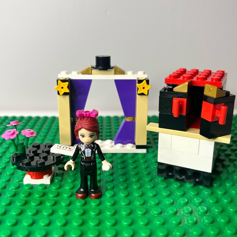 LEGO Friends 41001 Mia’s Magic Tricks Set Incomplete Missing 1 Piece